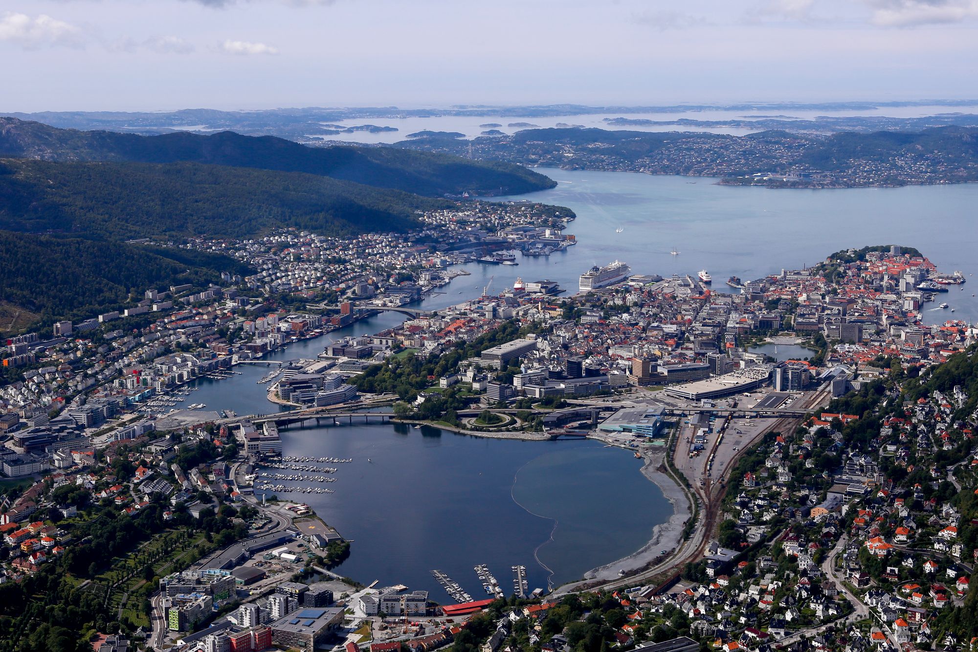 40.000 adresser lekket: Bombarderte Bergens skoleelever med e-post